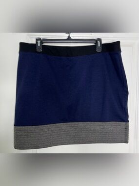 Simply Vera Vera Wang Navy Blue Knit Skirt with Gray Ribbed Hem Size XL
